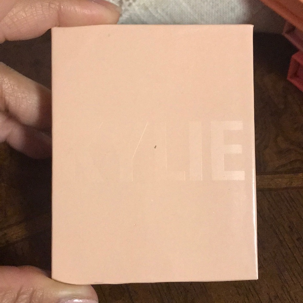 Kylie cosmetics highlighter